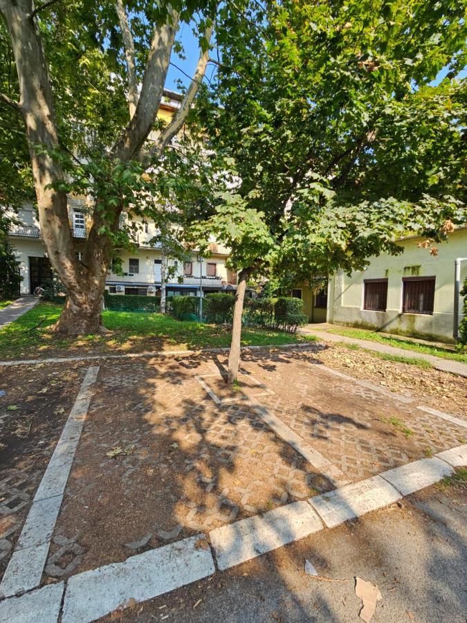 Booking Apartments Alone 1 Belgrade Extérieur photo